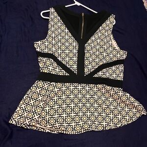 Geometric Patterned Sleeveless Top
